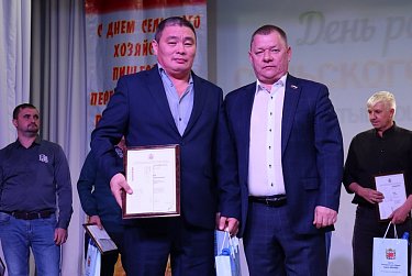 От полей до перерабатывающих предприятий: Первомайский район чествовал своих аграриев